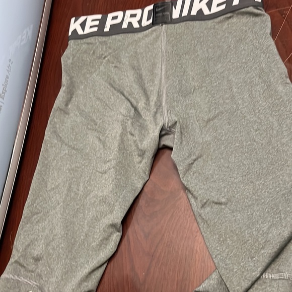 Nike pros - Picture 3 of 4